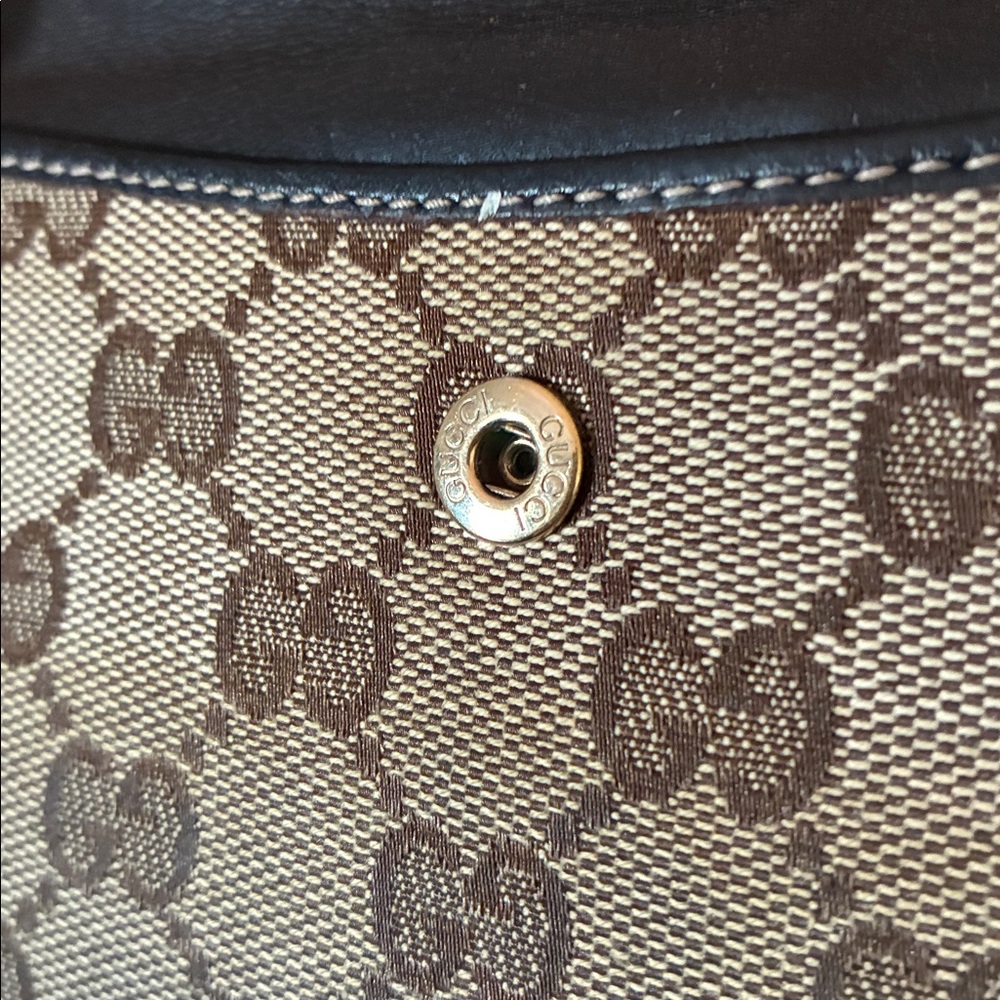 Vintage Gucci Heart Wallet - Picture 11 of 15